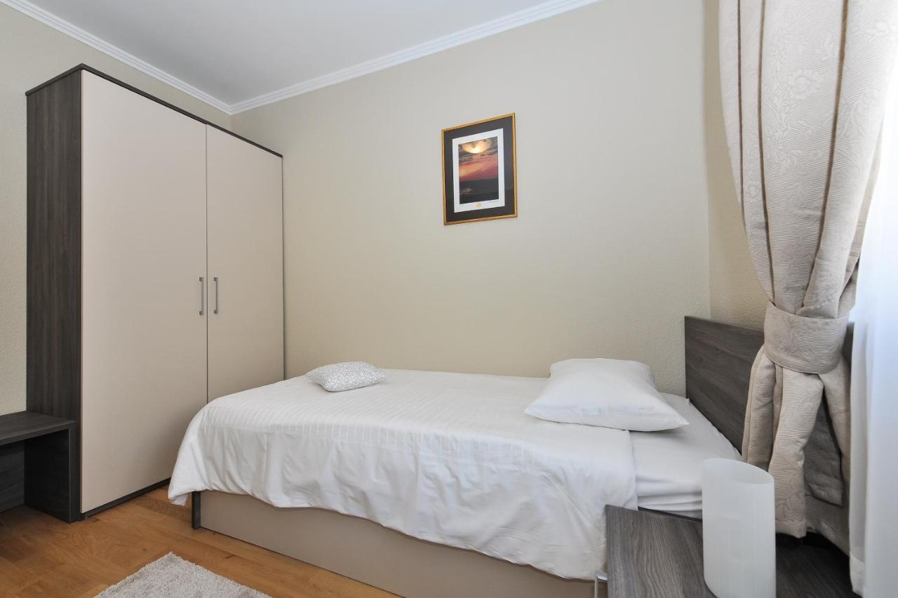 אוברובץ Apartmani Peric 1 Meka Draga מראה חיצוני תמונה