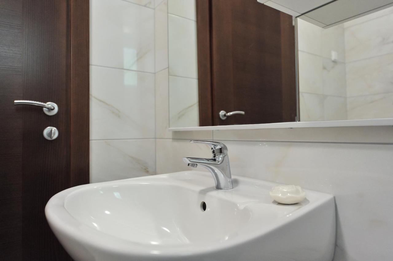 אוברובץ Apartmani Peric 1 Meka Draga מראה חיצוני תמונה