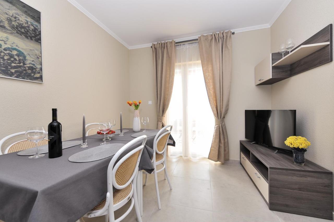אוברובץ Apartmani Peric 1 Meka Draga מראה חיצוני תמונה