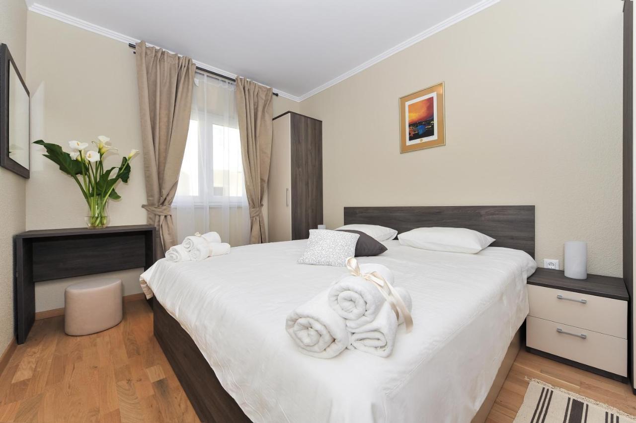 אוברובץ Apartmani Peric 1 Meka Draga מראה חיצוני תמונה